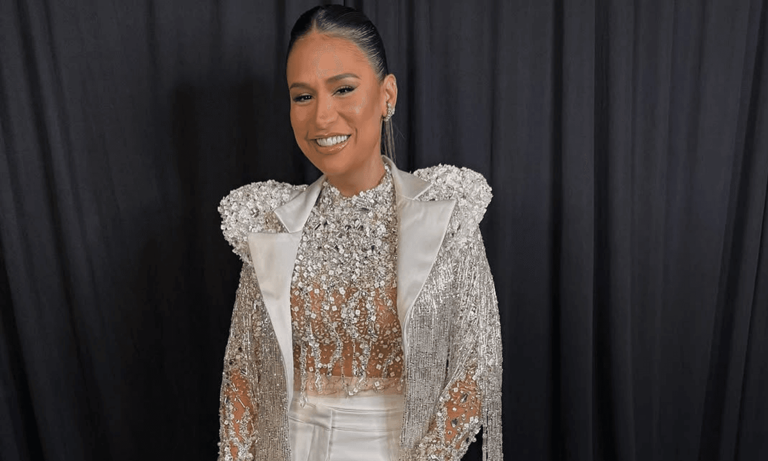 https://api.paranaibafm.com.br/mundo-dos-artistas/simone-mendes-celebra-nova-fase-mais-segura-forte-e-certa-do-que-sou-capaz/attachment/foto-site-paranaiba-fm-14-2/