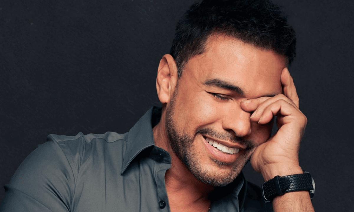 Zezé Di Camargo reúne fãs em sequência de shows pelo Brasil