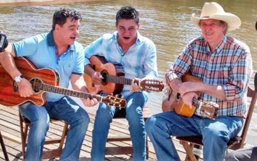 https://api.paranaibafm.com.br/mundo-dos-artistas/noticias/sergio-reis-estreia-o-programa-raizes-do-sertao_14-03-2014_49119-htm/attachment/44f660fef81dd64db51e1b597f1cbc9f/