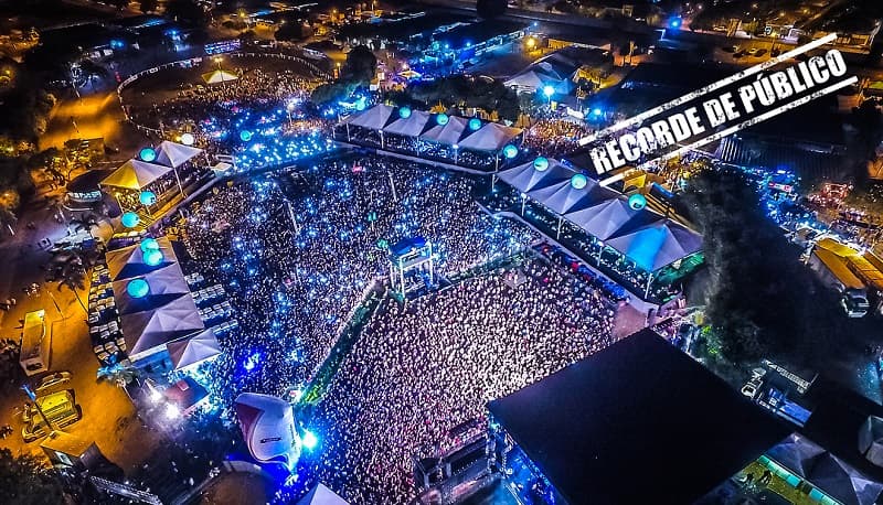 https://api.paranaibafm.com.br/mundo-dos-artistas/noticias/ze-neto-cristiano-se-apresentam-com-recorde-de-publico-no-camaru/attachment/capa-13/