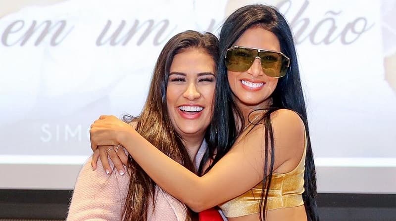 https://api.paranaibafm.com.br/mundo-dos-artistas/noticias/simone-decide-se-afastar-dos-palcos-ate-retorno-de-simaria/attachment/simaria-6/