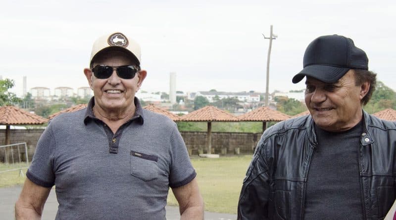 https://api.paranaibafm.com.br/mundo-dos-artistas/noticias/dupla-gino-e-geno-tera-nova-formacao/attachment/gino/