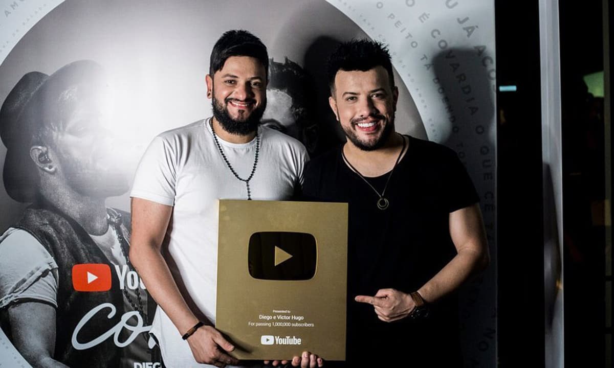 https://api.paranaibafm.com.br/mundo-dos-artistas/diego-e-victor-hugo-recebem-placa-de-1-milhao-do-youtube-e-fazem-show/attachment/diego-e-victor-hugo/