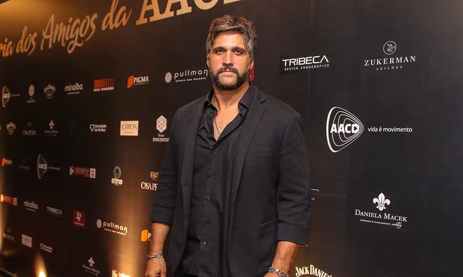 https://api.paranaibafm.com.br/mundo-dos-artistas/com-primeiro-show-solo-na-agenda-leo-chaves-recebe-mensagem-do-irmao-victor/attachment/leo-chaves-show/