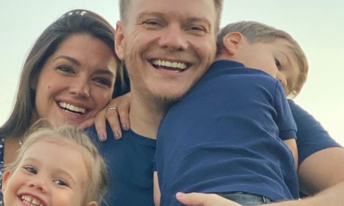 https://api.paranaibafm.com.br/mundo-dos-artistas/michel-telo-aparece-em-momento-divertido-com-a-familia-nas-redes-sociais/attachment/telo-familia/