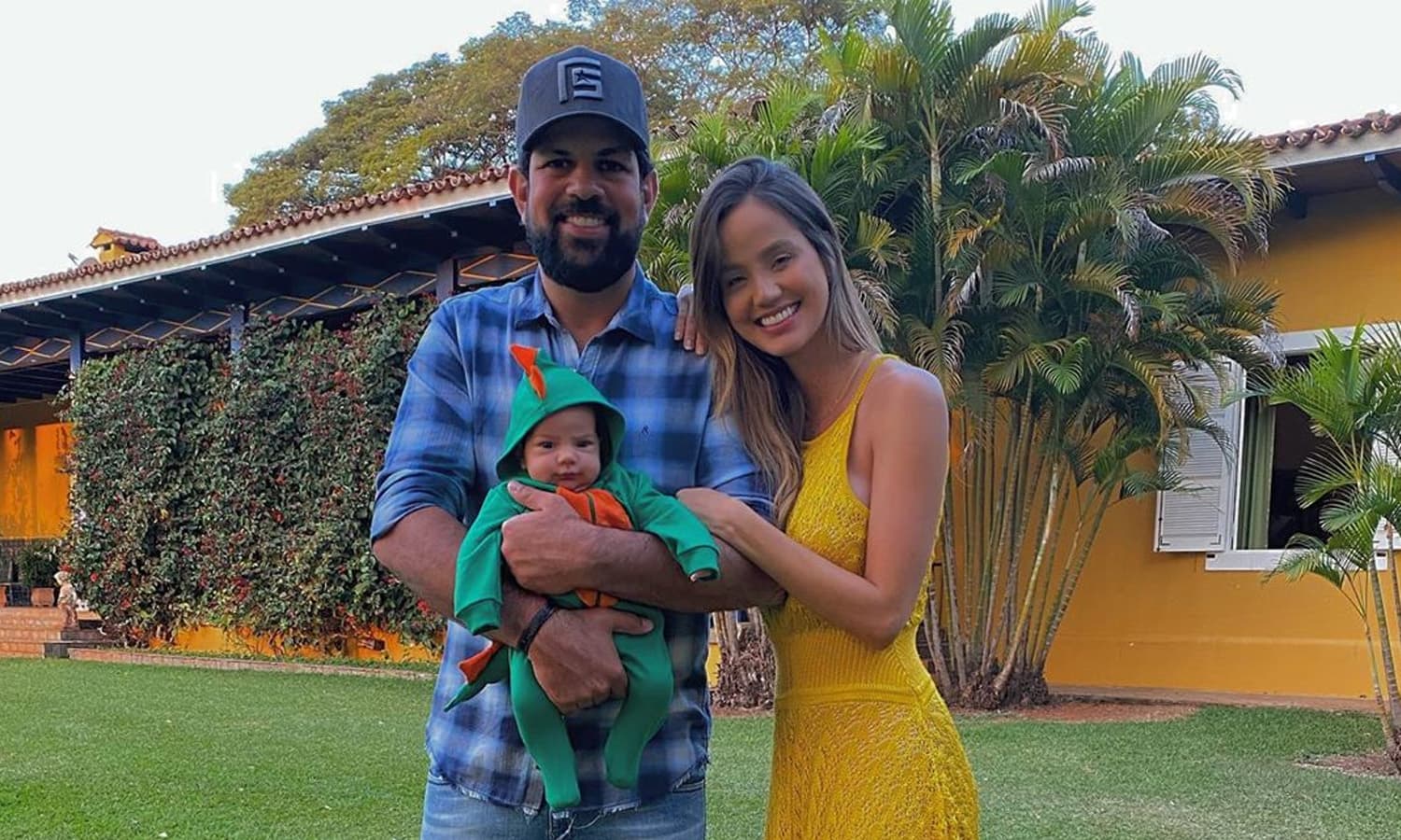 https://api.paranaibafm.com.br/mundo-dos-artistas/biah-rodrigues-brinca-com-semelhanca-entre-theo-e-sorocaba-e-a-cara-do-papai/attachment/sorocaba-biah-theo-parecidos/