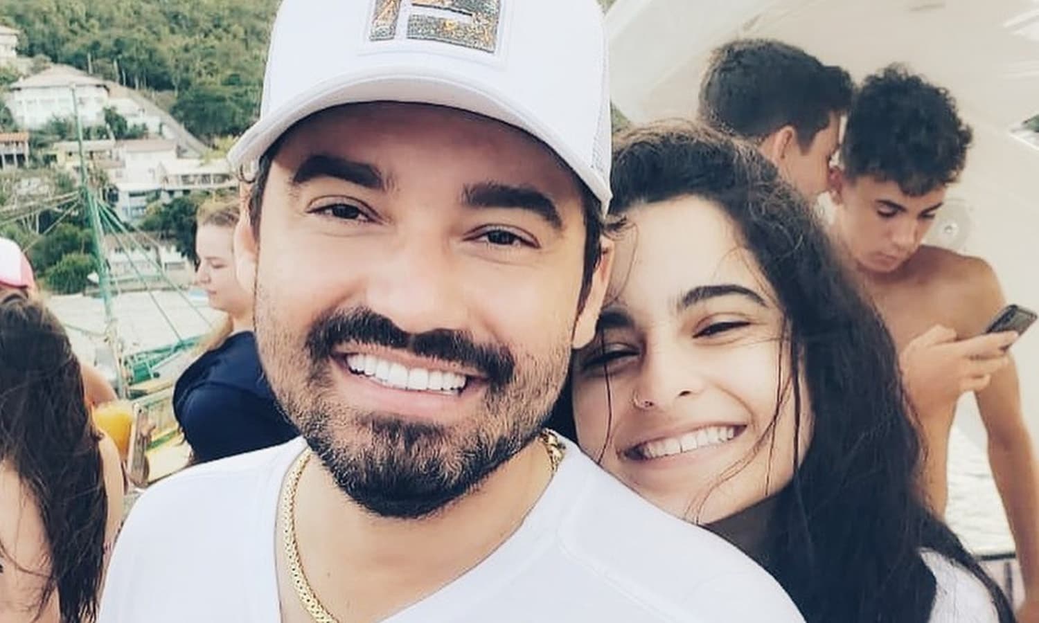 https://api.paranaibafm.com.br/mundo-dos-artistas/aline-oliveira-fala-da-relacao-de-fernando-zor-com-a-filha-responsavel-apenas/attachment/fernando-ex-kamily/