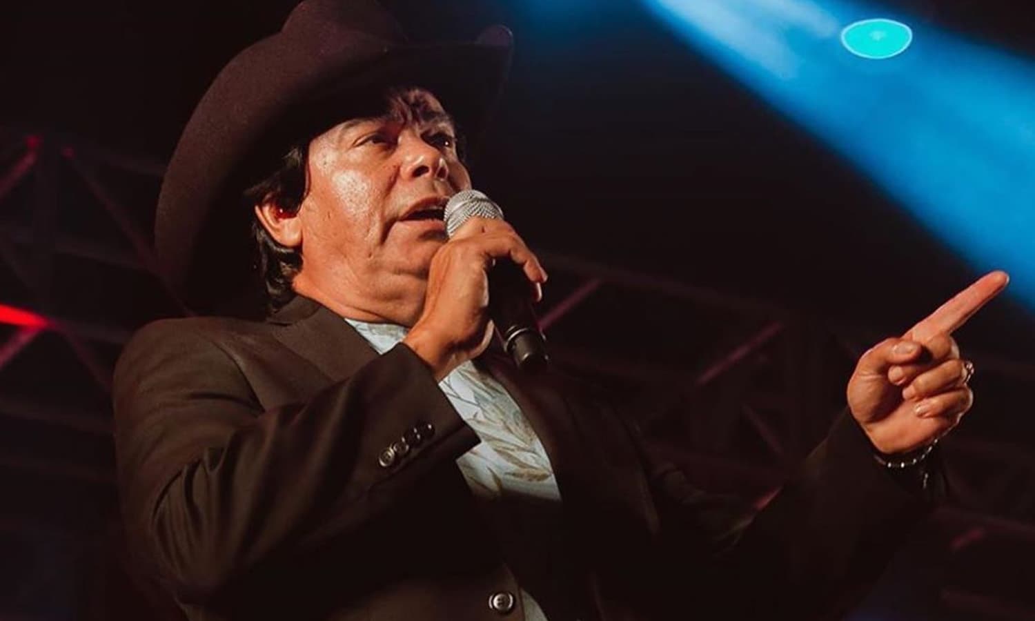 https://api.paranaibafm.com.br/mundo-dos-artistas/parrerito-apresenta-melhora-clinica-com-covid-19-mas-segue-internado/attachment/parrerito-covid-melhora/