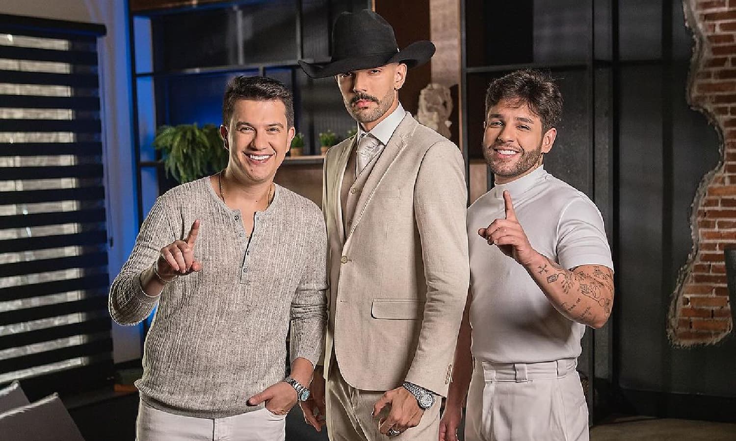 https://api.paranaibafm.com.br/mundo-dos-artistas/luan-pereira-lanca-cheiro-na-camiseta-parceria-com-hugo-e-guilherme/attachment/lp-site/
