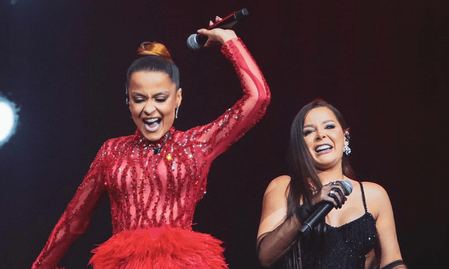 https://api.paranaibafm.com.br/mundo-dos-artistas/maiara-beija-a-barriga-da-irma-durante-show-e-levanta-rumores-de-gravidez/attachment/design-sem-nome-11-3/