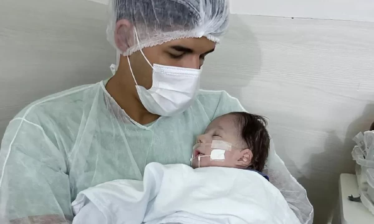 https://api.paranaibafm.com.br/mundo-dos-artistas/filho-de-ze-vaqueiro-e-extubado-apos-8-meses-em-hospital/attachment/novo-projeto-51/