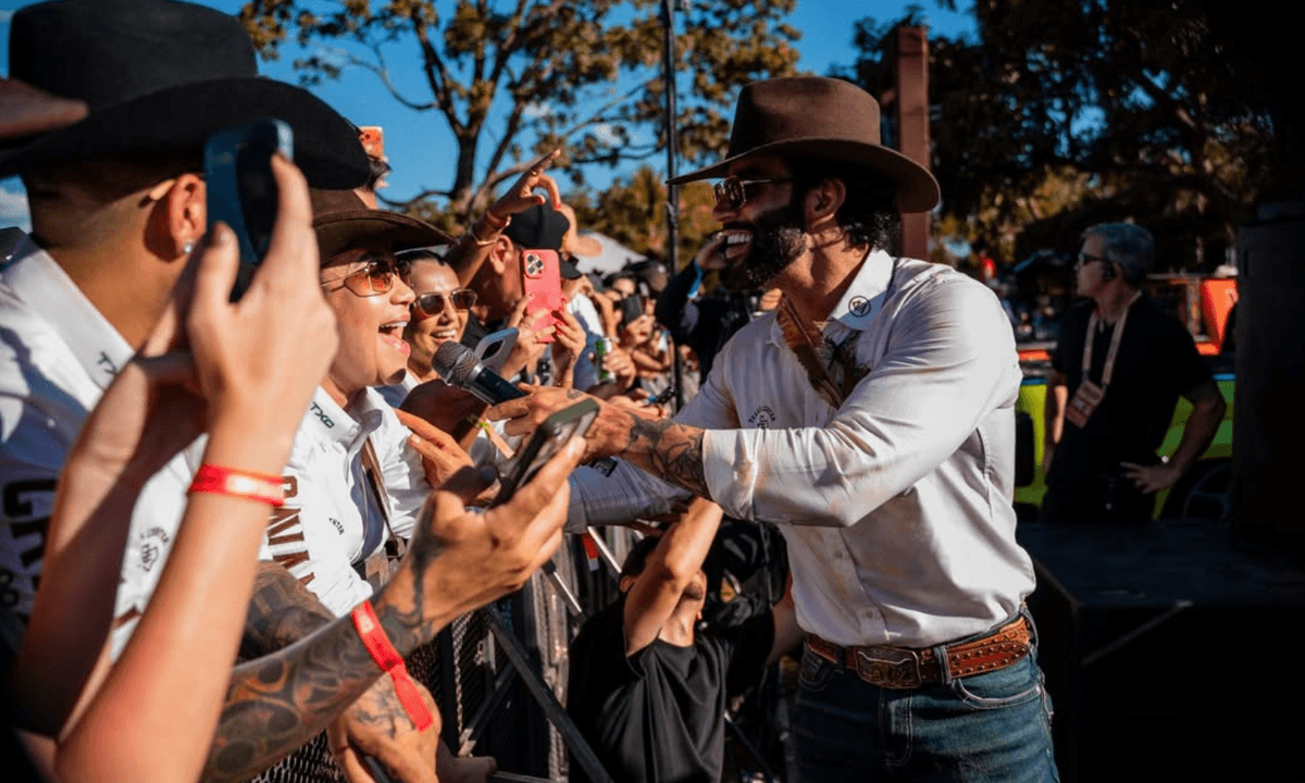 https://api.paranaibafm.com.br/mundo-dos-artistas/gusttavo-lima-estreia-cavalgada-do-embaixador-em-goias/attachment/foto-site-paranaiba-fm-2026-04-28t085017-531/