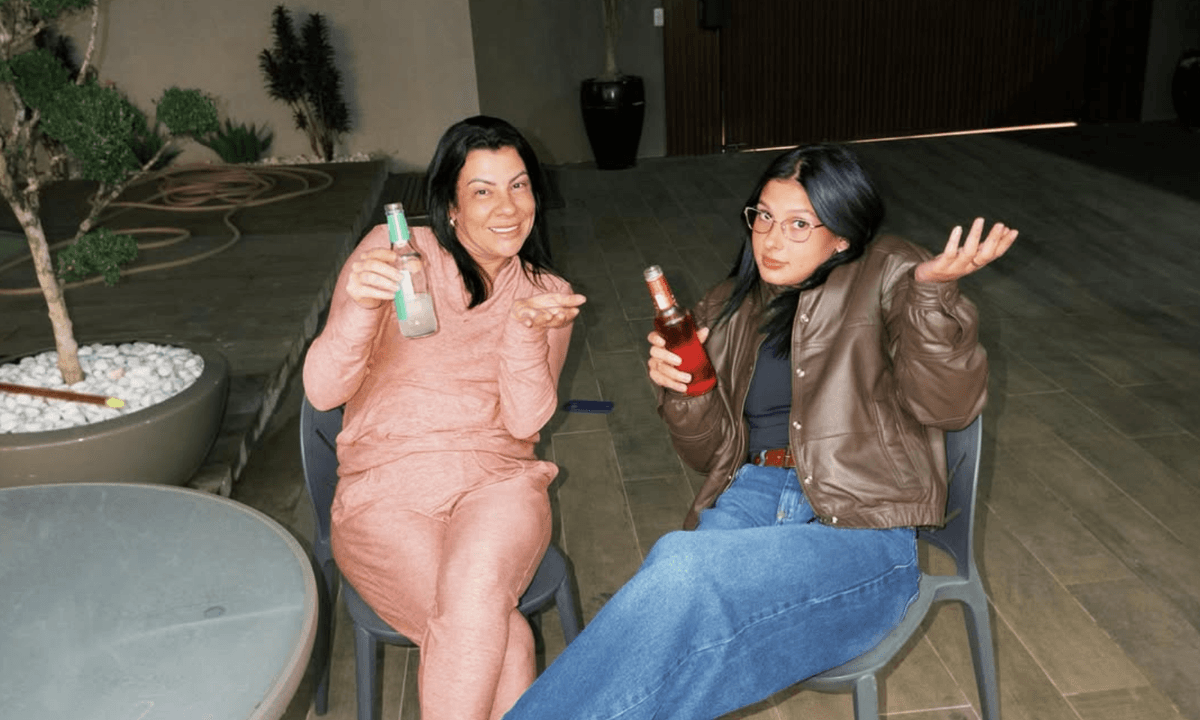 https://api.paranaibafm.com.br/mundo-dos-artistas/ana-castela-brinca-sobre-amor-e-ressaca-em-publicacao-nas-redes-sociais/attachment/foto-site-paranaiba-fm-2026-05-13t093625-645/