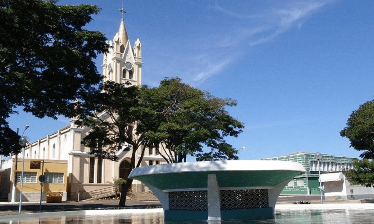 https://api.paranaibafm.com.br/mundo-dos-artistas/tupaciguara-celebra-114-anos-com-programacao-especial/attachment/foto-site-paranaiba-fm-2026-06-01t082848-601/