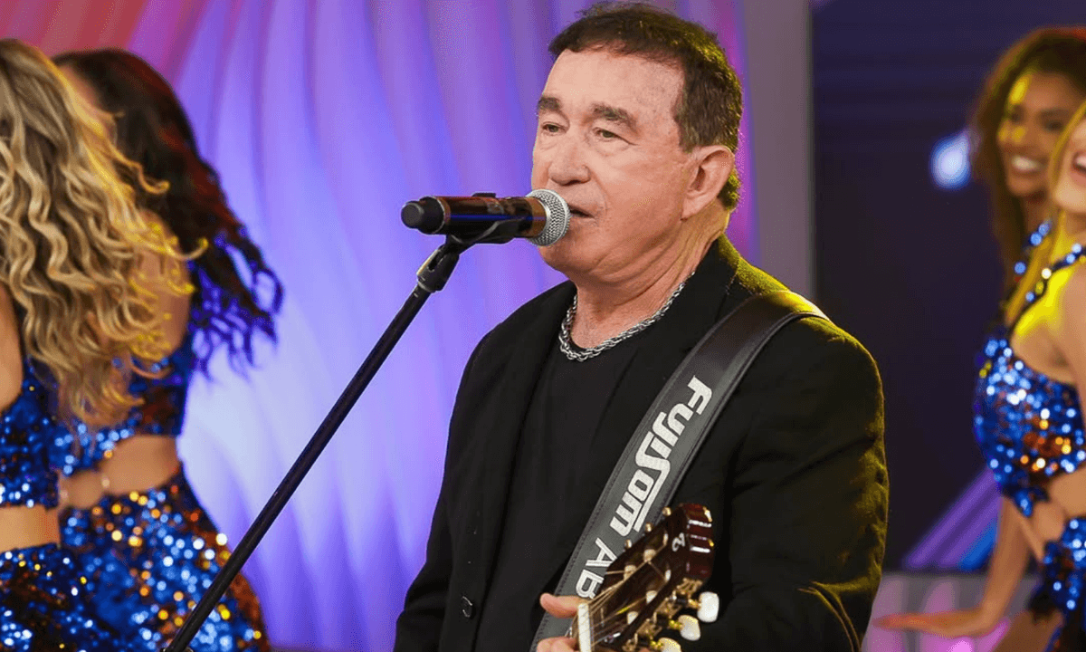 https://api.paranaibafm.com.br/mundo-dos-artistas/estrutura-cede-durante-show-de-amado-batista-em-sao-joao-na-bahia/attachment/foto-site-paranaiba-fm-2026-06-24t132348-376/