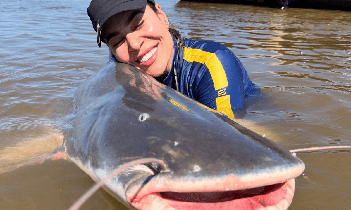 https://api.paranaibafm.com.br/mundo-dos-artistas/naiara-azevedo-bate-recorde-na-pesca-esportiva-ao-fisgar-piraiba-de-2-metros/attachment/foto-site-paranaiba-fm-2026-07-07t083344-152/