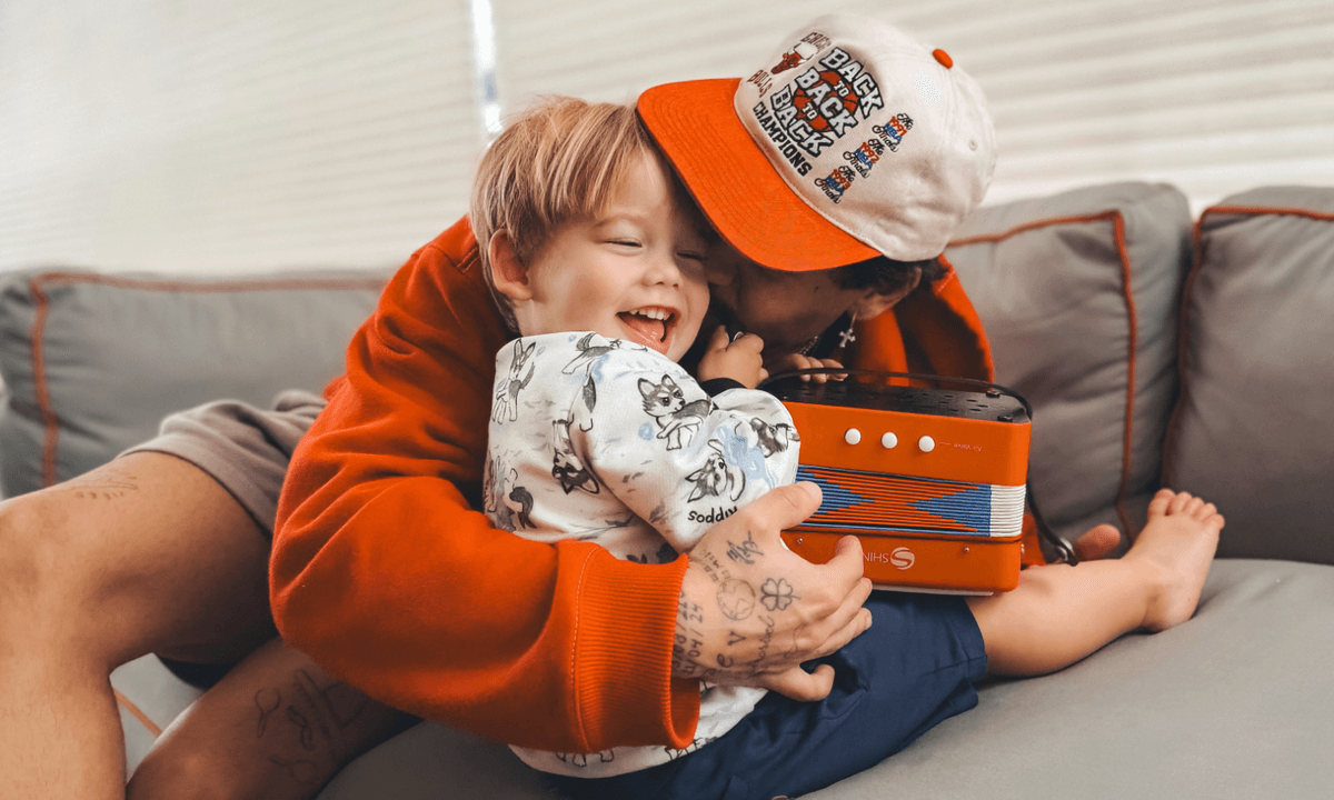 https://api.paranaibafm.com.br/mundo-dos-artistas/ze-felipe-compartilha-registros-com-os-filhos-e-brinca-minha-tropinha/attachment/foto-site-paranaiba-fm-2026-08-17t130932-676/