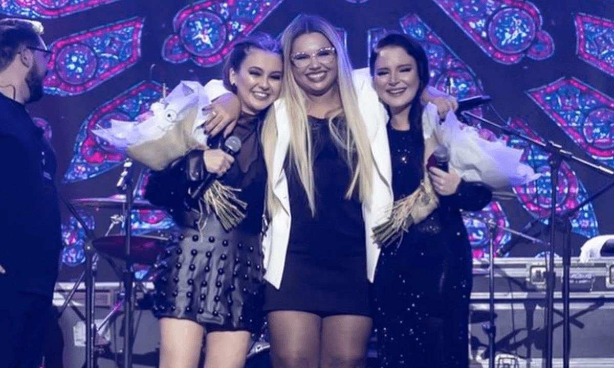 https://api.paranaibafm.com.br/mundo-dos-artistas/marilia-confira-fotos-dos-bastidores-do-filme-sobre-a-cantora/attachment/foto-site-paranaiba-fm-2026-08-21t145803-397/